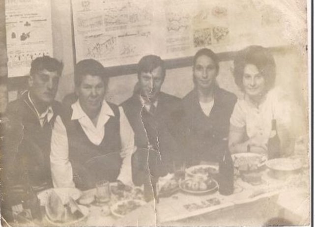 Нуждин Василий Алексеевич, учитель НВП, Киселева Юлия Дмитриевна, учитель химии, Гребенников Алексей Владимирович, учитель математики, Нуждина Зоя Павловна, учитель математики, Боровкова Лидия Трофимовна, учитель биологии. Нуждин Василий Алексеевич, учитель НВП, Киселева Юлия Дмитриевна, учитель химии, Гребенников Алексей Владимирович, учитель математики, Нуждина Зоя Павловна, учитель математики, Боровкова Лидия Трофимовна, учитель биологии.